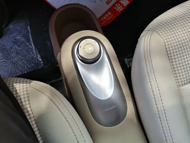 Wuling Hongguang Mini EV — Фото автомобиля 13