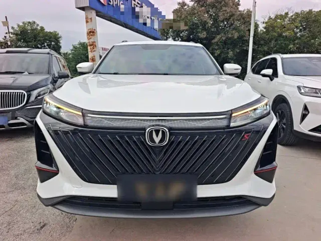 Changan CS75 Plus — Фото автомобиля 2