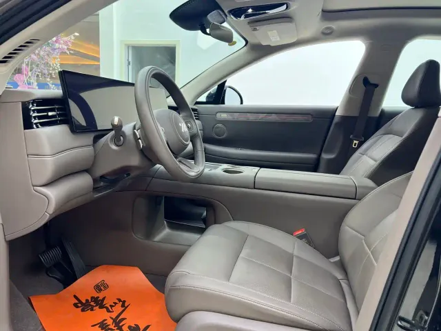 IM Motors LS6 — Фото автомобиля 7