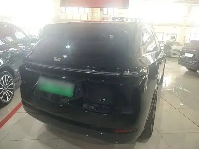 Li Auto L7 — Фото автомобиля 6
