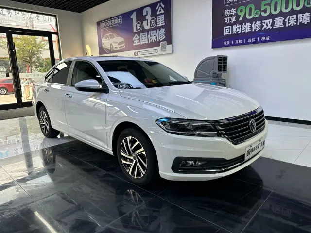 Volkswagen Lavida — Фото автомобиля 3
