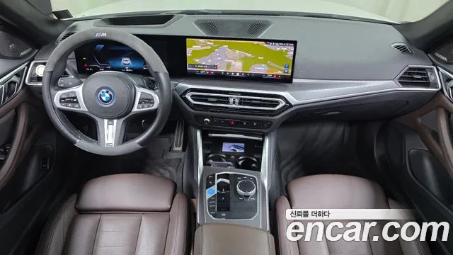 BMW i4 — Фото автомобиля 10