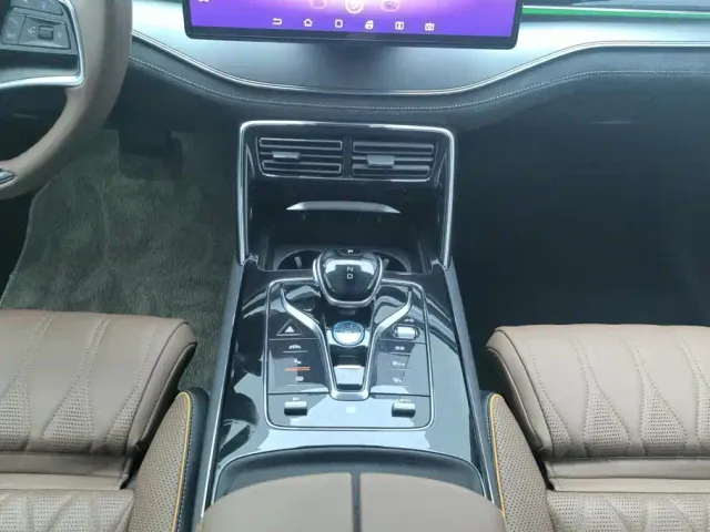 BYD Tang — Фото автомобиля 16