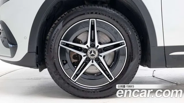 Mercedes-Benz EQA — Фото автомобиля 5