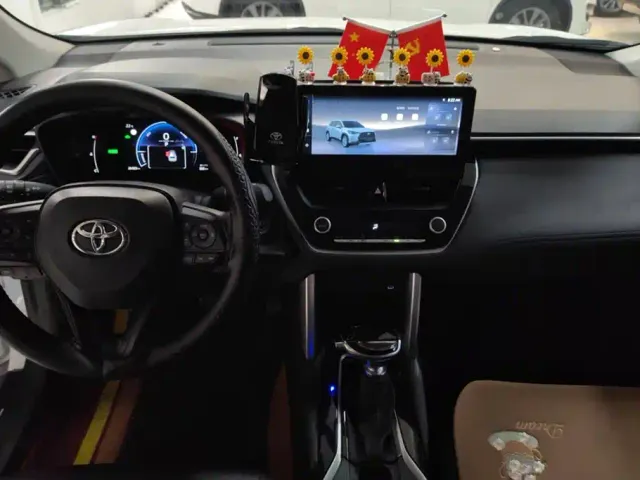 Toyota Corolla Cross — Фото автомобиля 12