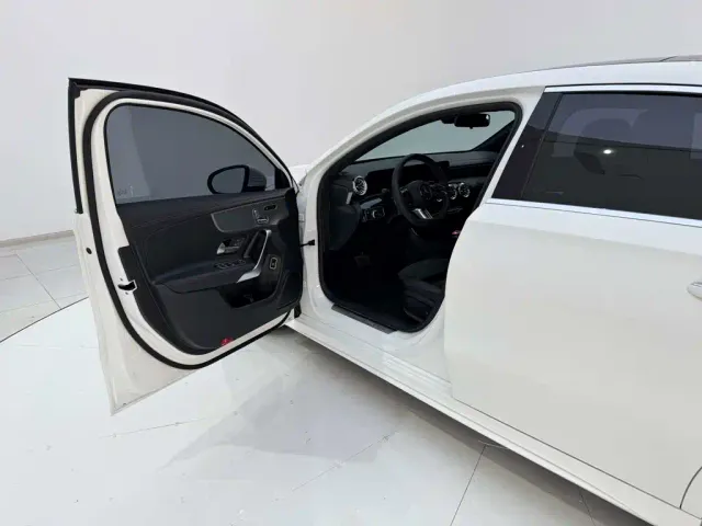 Mercedes-Benz A-Class — Фото автомобиля 25