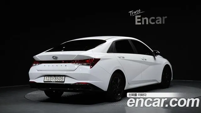 Hyundai Avante CN7 — Фото автомобиля 2