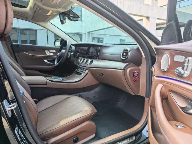 Mercedes-Benz E-Class — Фото автомобиля 2