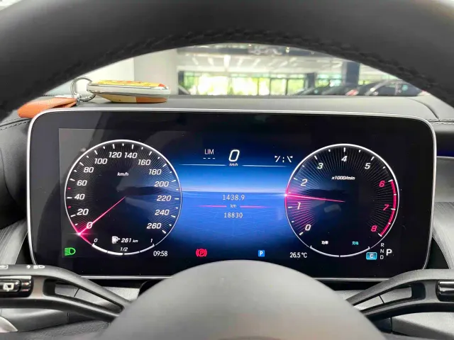 Mercedes-Benz Mercedes-Benz GLC 2024 Facelift GLC 260 L 4MATIC Luxury 5-seater — Фото автомобиля 9