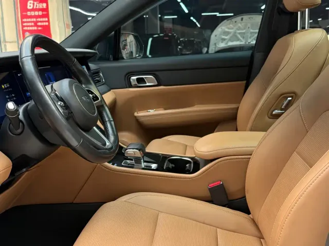 Li Auto ONE — Фото автомобиля 4