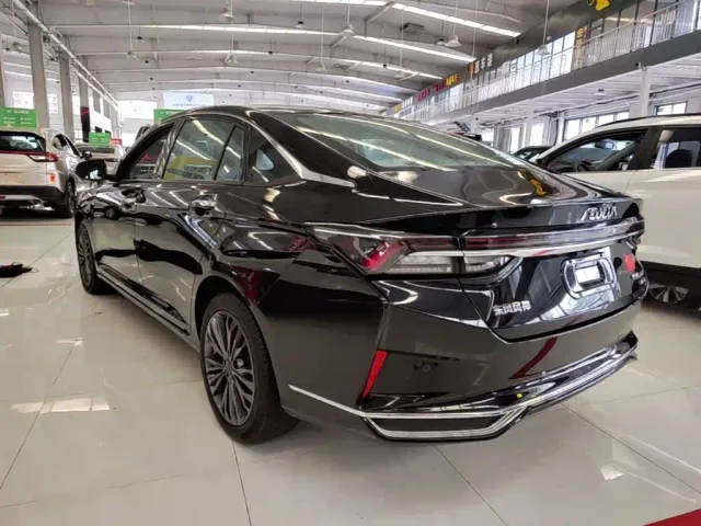 Dongfeng Yixuan MAX — Фото автомобиля 4