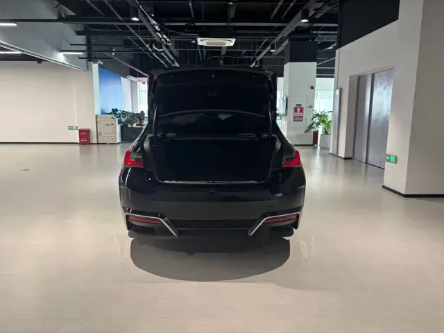 BMW i3 — Фото автомобиля 6