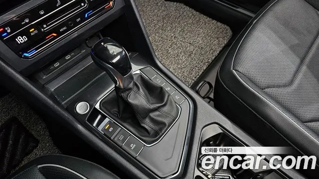 Volkswagen Tiguan — Фото автомобиля 12