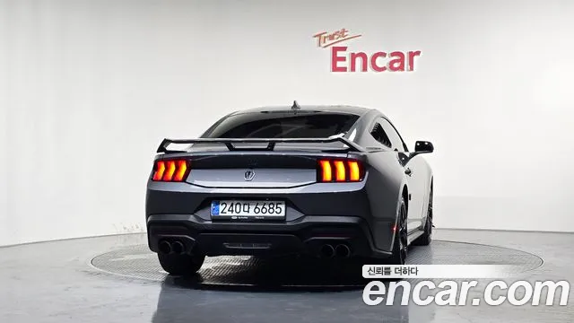 Ford Mustang — Фото автомобиля 4