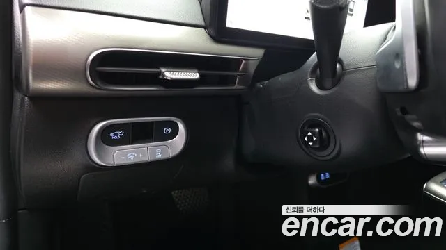 Genesis GV60 — Фото автомобиля 24