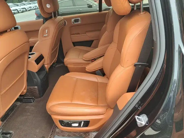 Li Auto L8 — Фото автомобиля 16