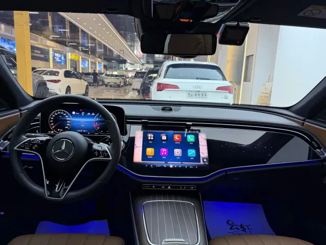 Mercedes-Benz E-Class — Фото автомобиля 15