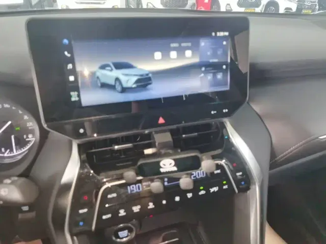 Toyota Harrier — Фото автомобиля 12