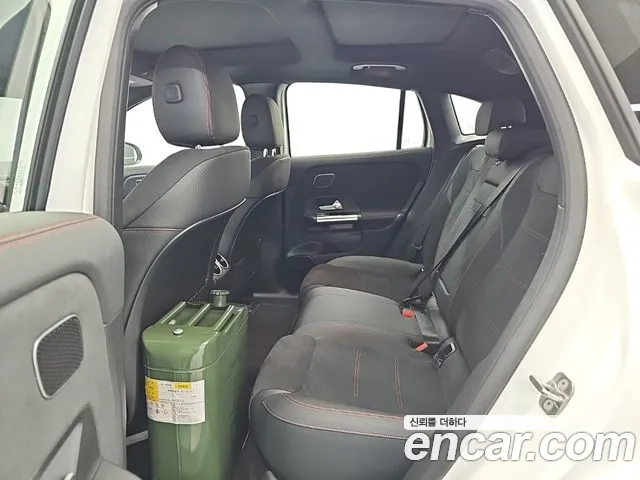 Mercedes-Benz EQA — Фото автомобиля 14