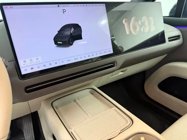 Li Auto i6 — Фото автомобиля 3
