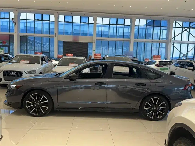 Honda Accord — Фото автомобиля 13