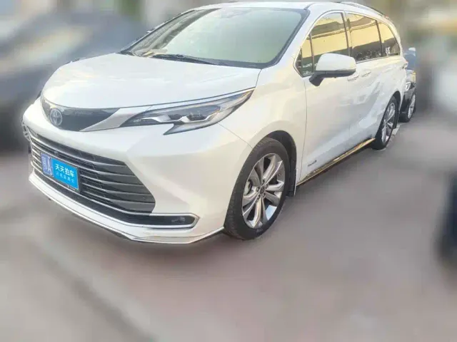 Фотография автомобиля — Toyota Sienna