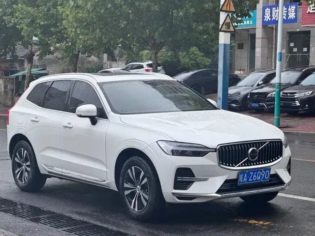 Volvo XC60 — Фото автомобиля 3