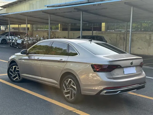 Volkswagen Sagitar — Фото автомобиля 6