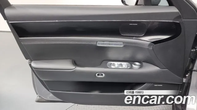 Genesis G90 Бензин 3.5 турбо AWD — Фото автомобиля 24