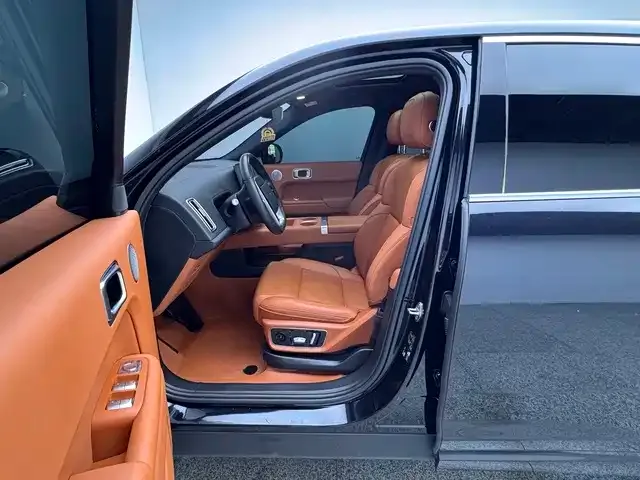 Li Auto L7 — Фото автомобиля 5