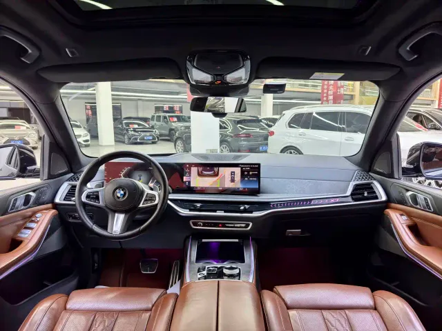 BMW X7 — Фото автомобиля 3