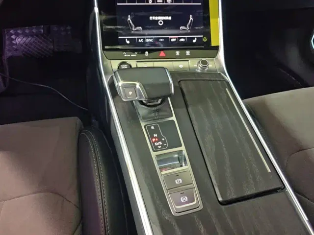 Audi A6L — Фото автомобиля 13
