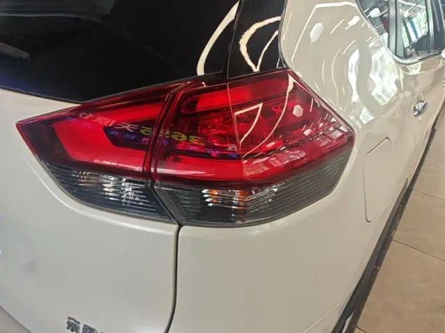 Nissan X-Trail — Фото автомобиля 7