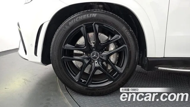 Mercedes-Benz GLE-Class — Фото автомобиля 5
