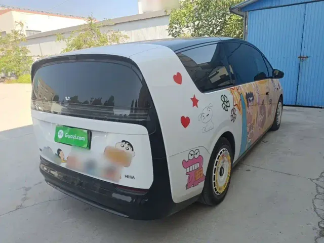 Li Auto MEGA — Фото автомобиля 6