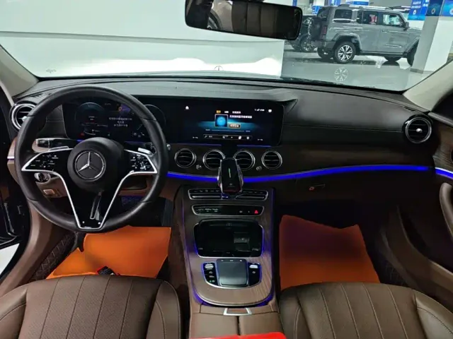 Mercedes-Benz E-Class — Фото автомобиля 9