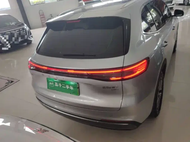Geely Galaxy Starship 7 EM-i — Фото автомобиля 5