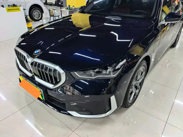 BMW i5 — Фото автомобиля 14