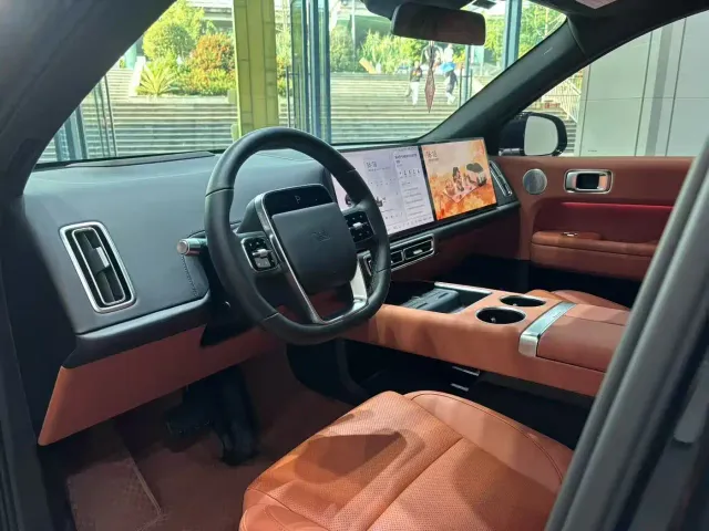 Li Auto L6 — Фото автомобиля 2