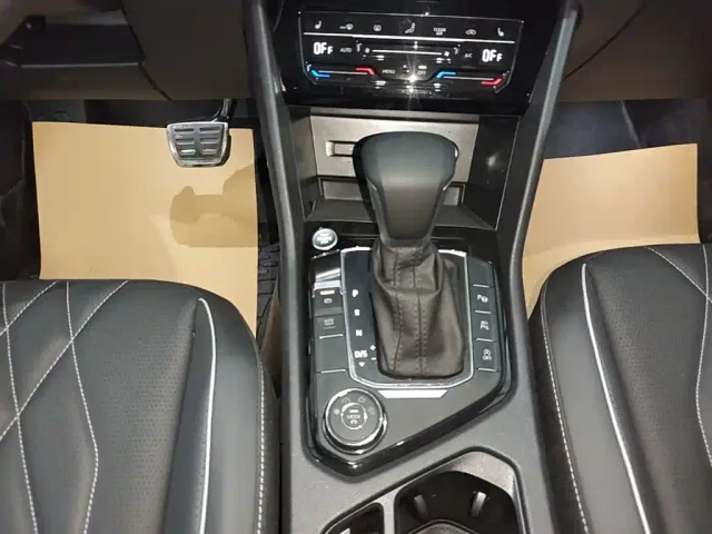 Volkswagen Tiguan L — Фото автомобиля 13