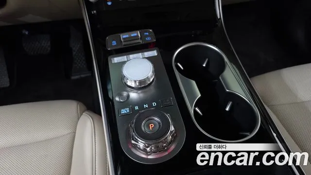 Genesis GV70 — Фото автомобиля 12