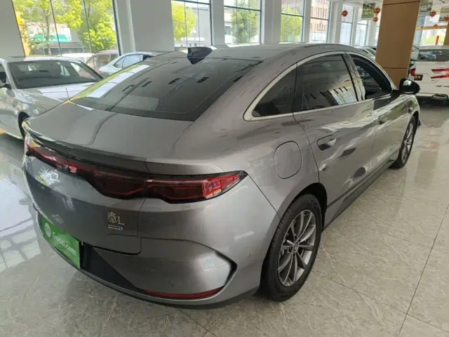 BYD Qin L — Фото автомобиля 6