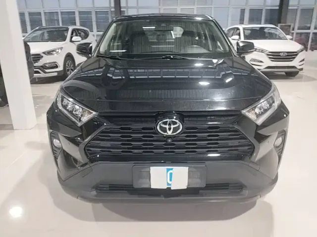Toyota RAV4 — Фото автомобиля 2