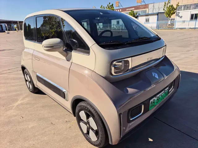 Baojun KiWi EV — Фото автомобиля 2