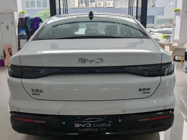 BYD Seal 05 DM-i — Фото автомобиля 9