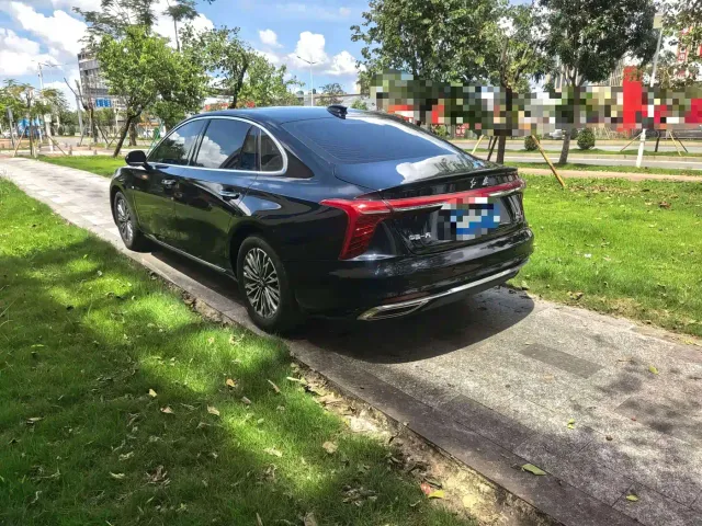 Hongqi H5 — Фото автомобиля 9