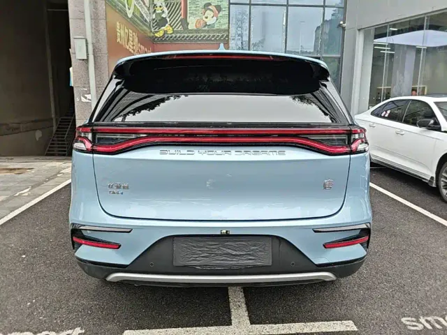 BYD Tang — Фото автомобиля 5