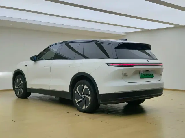 Nio ES8 — Фото автомобиля 10