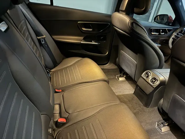 Mercedes-Benz C-Class — Фото автомобиля 7