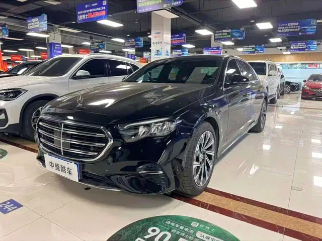 Фотография автомобиля — Mercedes-Benz E-Class